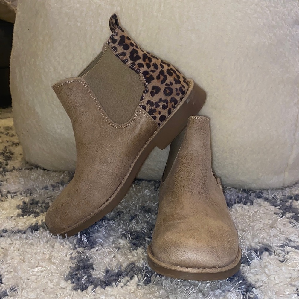 Tan / cheetah booties
